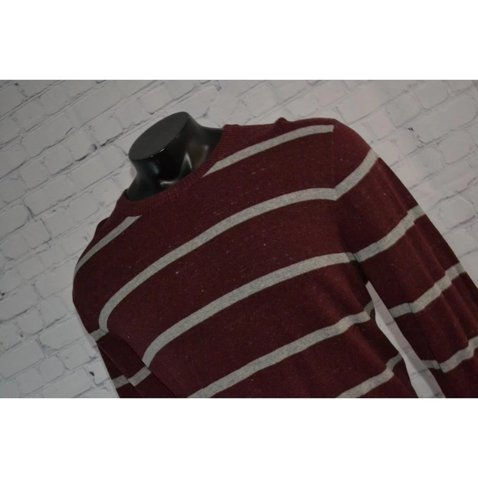 46111-a Suéter Urban Pipeline Cuello Redondo Pullover Gris Granate Talla 2XL Para Hombres Foto 3 de 4