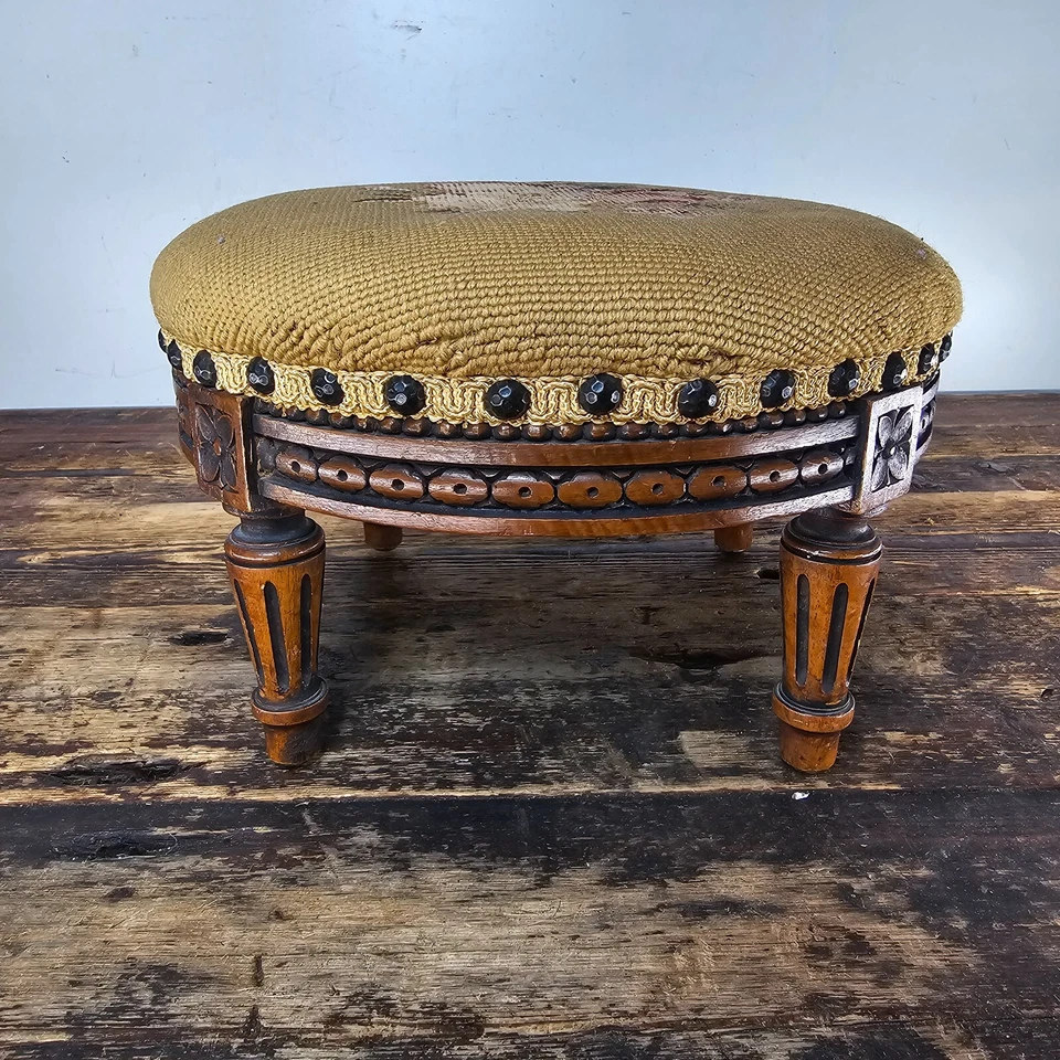 Reservado/Antiguo reposapiés francés Petit Point bordado 11,5" diámetro × 7,5" H Foto 4 de 4