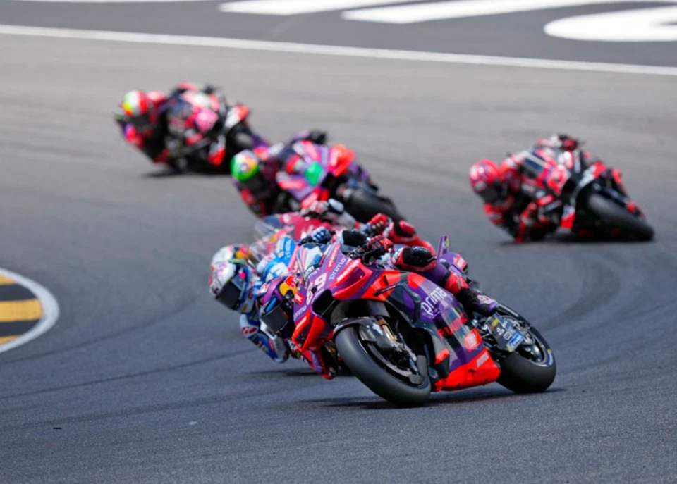 Pastillas de freno traseras de cerámica Yamaha TT600 1997-2000 Brembo Foto 3 de 4