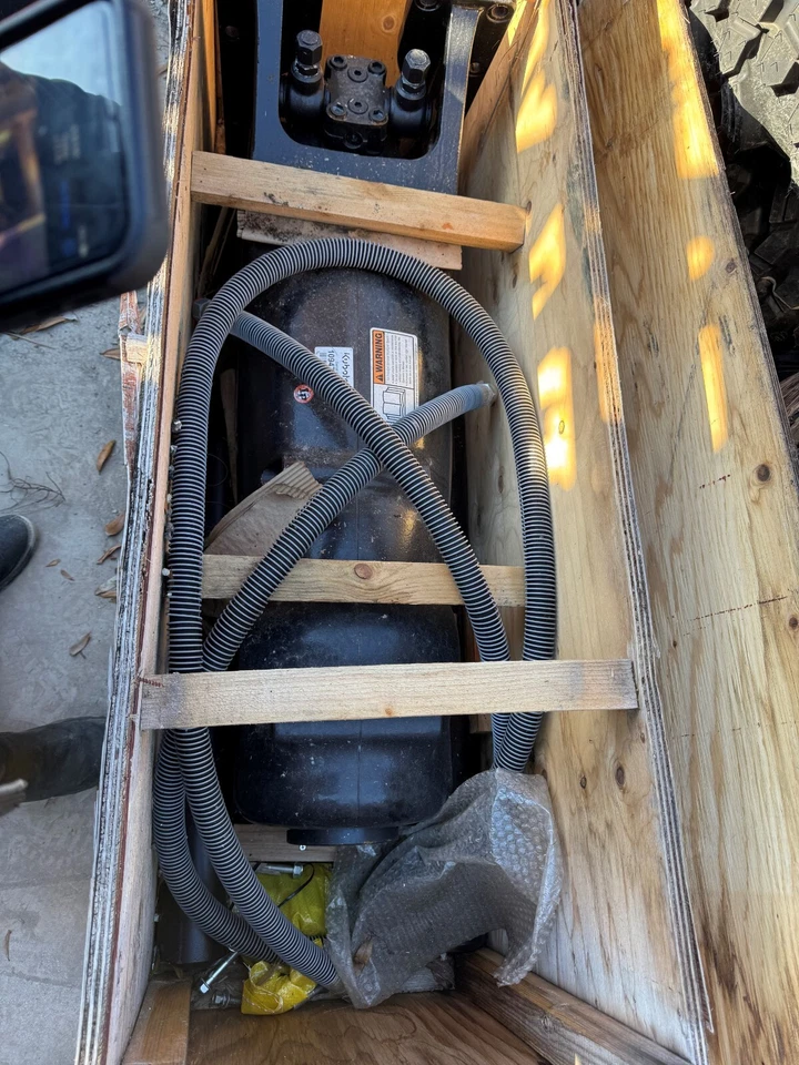 INTERRUPTOR HIDRÁULICO KUBOTA BR860 Foto 2 de 4