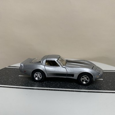Greenlight Auction Block Barrett-Jackson 1982 Chevy Corvette C3 Silver 1:64 NM