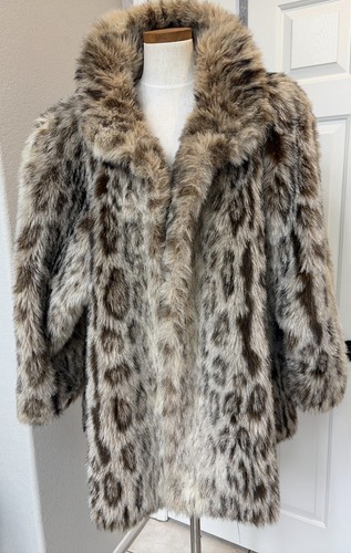 Vintage Donnybrook Snow Leopard Faux Fur Coat EUC Size Large? No Size Tag
