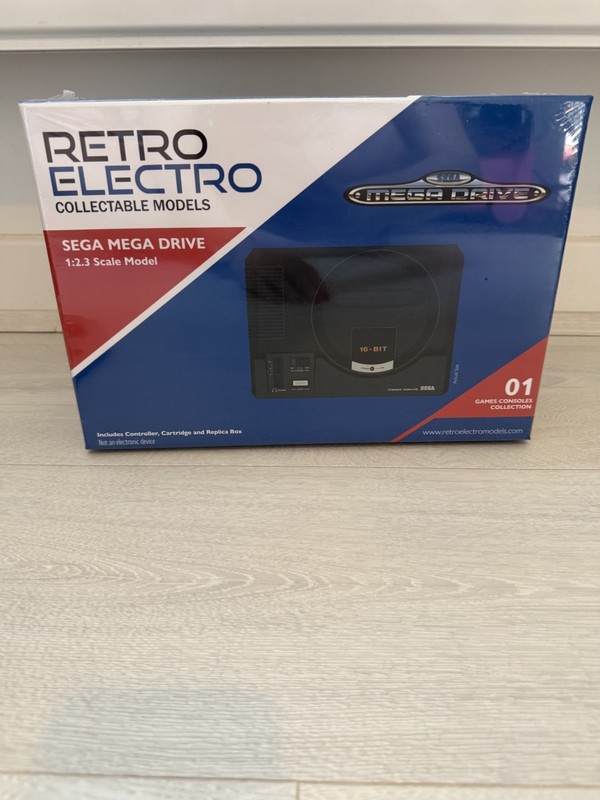 Retro Electro Sega Mega Drive 1:2.3 Scale Collectable Model New Sealed Boxed