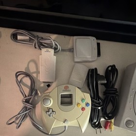 SEGA Dreamcast White Home Console Bundle w/ Controller, Memory Unit, AV Cables