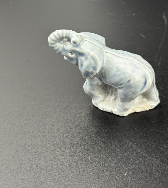 Wade Whimsies England Red Rose Tea Miniature Elephant Figurine Damaged
