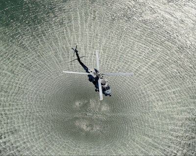 U.S. NAVY MH-60R SEA HAWK OVER CORONADO BAY 11x14 GLOSSY PHOTO PRINT