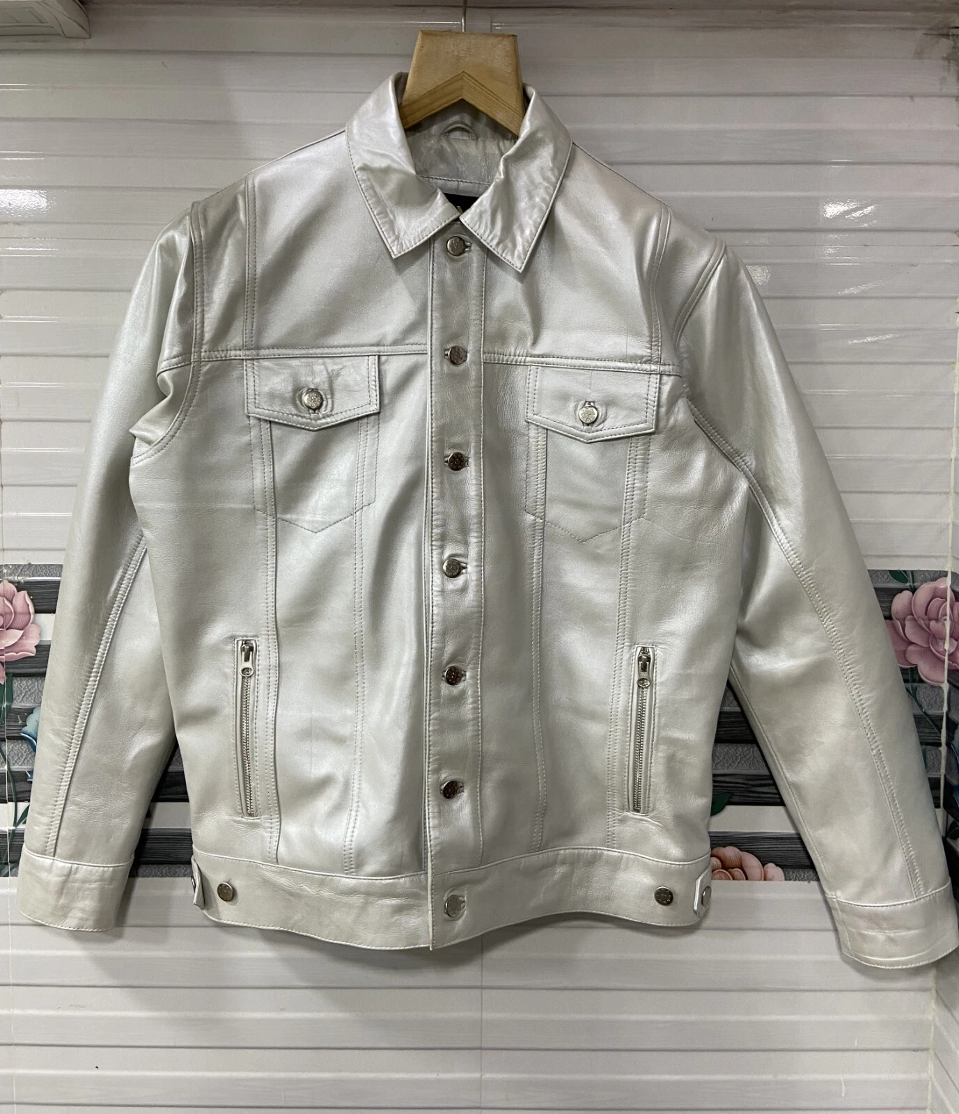 Men's Genuine Leather Silver Trucker Jacket Denim Style Jean Button Western Coat
Opens in a new wind