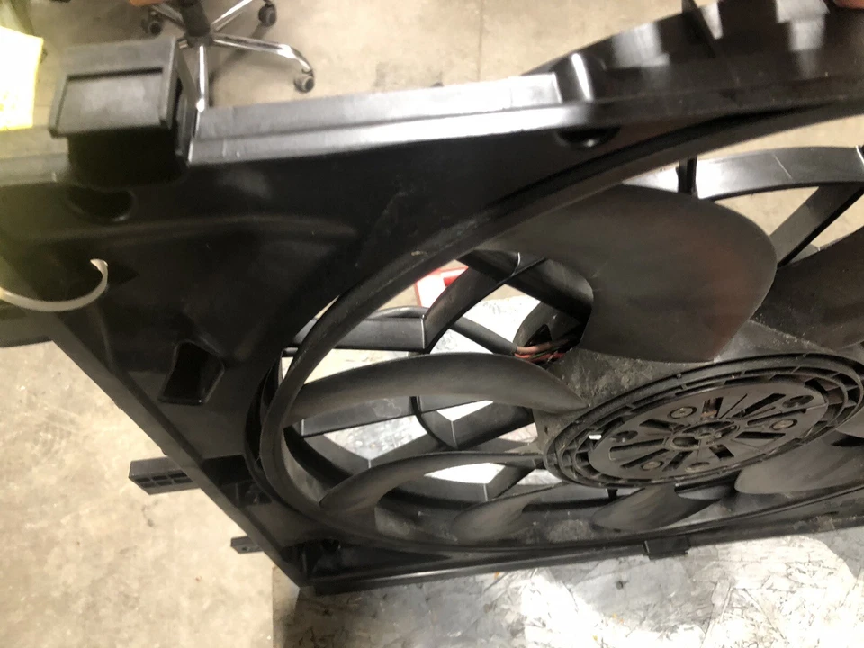 Conjunto de ventilador de refrigeración del radiador para GMC Terrain 2018-2019 2,0 L Chevy Equinox 1,5 L Foto 2 de 4