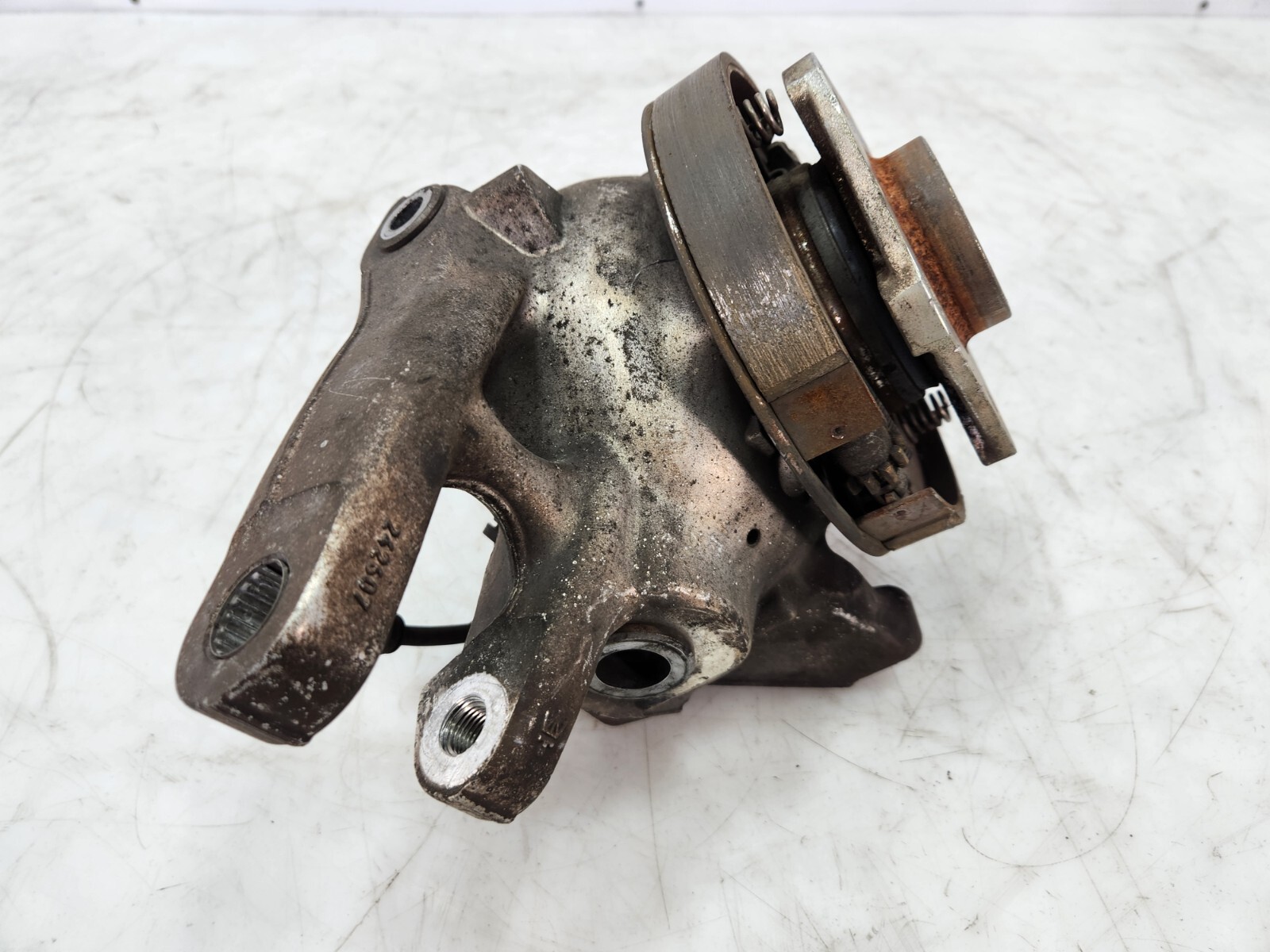 ✅ 13-19 OEM Maserati GT Sport M145 Rear Passenger Spindle Knuckle Hub Carrier
