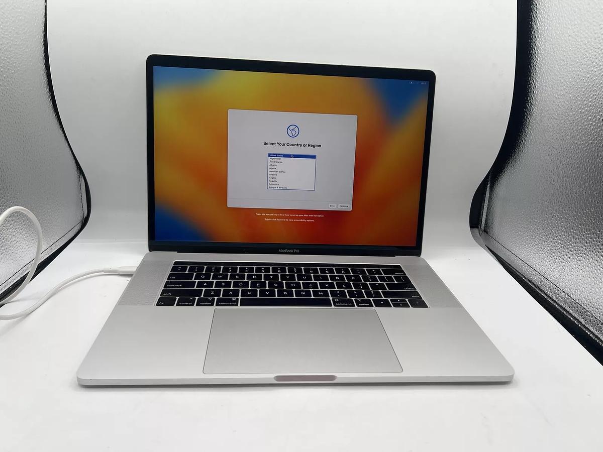 Apple MacBook Pro Retina A1990 15