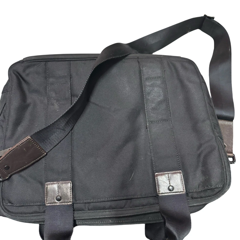 Funda para portátil Jack Spade negra Foto 2 de 3