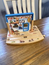 1998 BRIO Wooden Railway System Richard Scarry's BUSYTOWN Grocery Store 32532