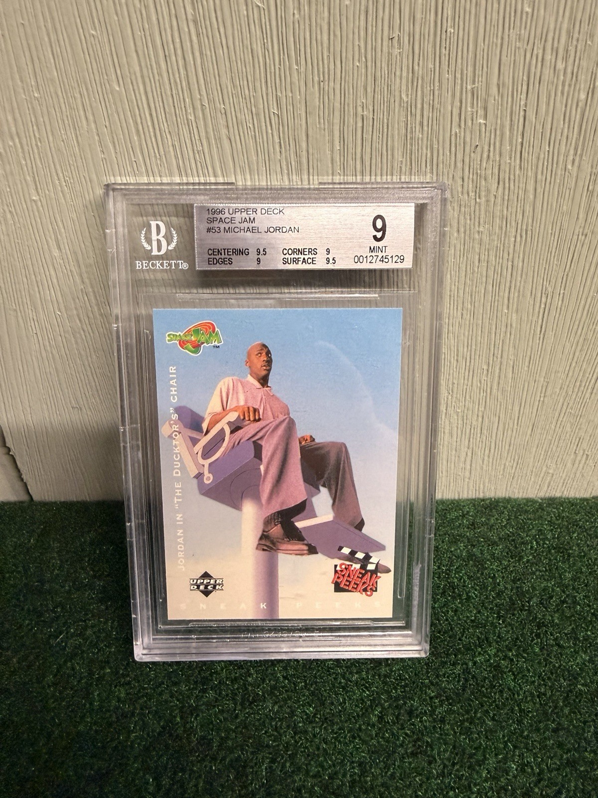 Upper Deck 1996 Space Jam Michael Jordan #53 Sneak Peeks Insert BGS 9