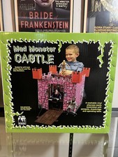 Figures Toy Company Retro Mad Monster Castle Playset