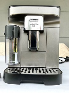 De'Longhi ECAM 290.81.TB Magnifica Evo Milk Kaffeevollautomat schwarz Topzustand