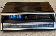 Vintage GE 7-4662a-1984 Digital Clock Radio   Woodgrain Top   Tested  Works