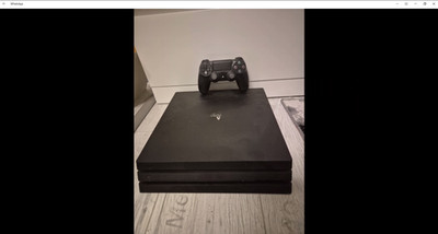 Sony PlayStation 4 Slim 500GB Spielekonsole - Jet Black