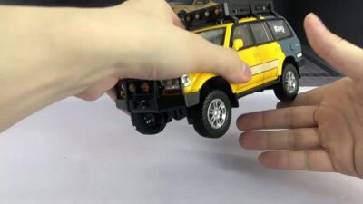 1:24 Land Cruiser LC80 Model Car SUV Diecast Toy Cars for Boys
