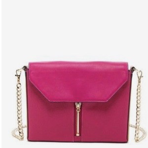 pour la victoire crossbody bag