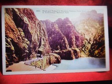 PC-7 VINTAGE POSTCARD - CODY ROAD IN SHOSHONE CANYON - YELLOWSTONE PARK