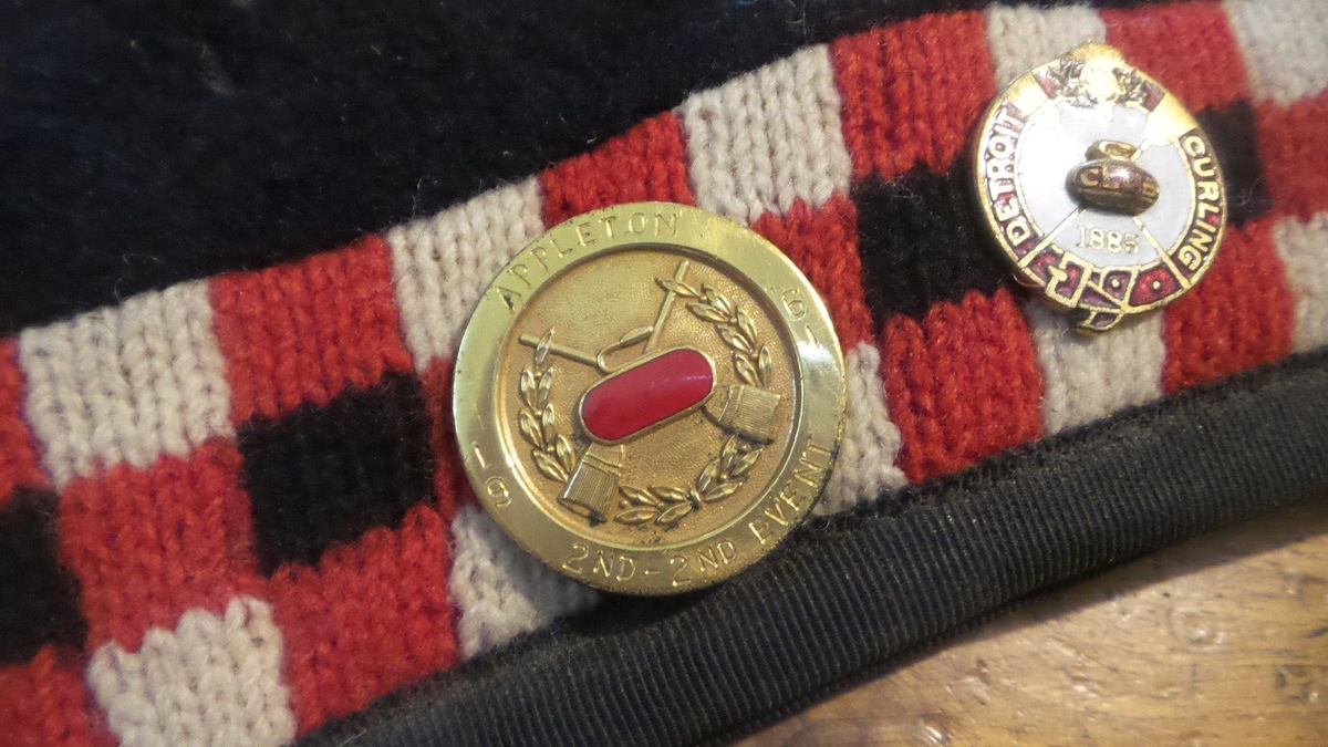 LOT INSIGNES MILITAIRES de collection EUR 24,00 - FR