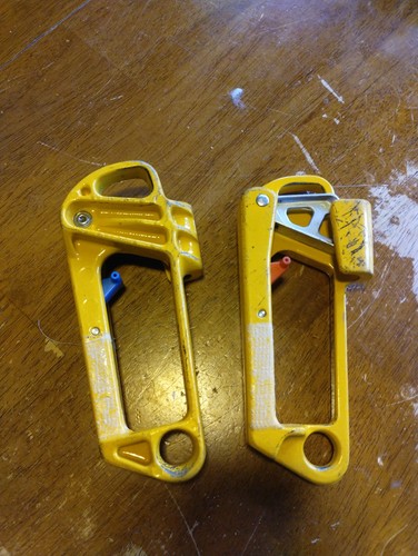 Pair Of 2 Jumar Ascenders Model CH 3645 preowned   SET climber Fritschi Vtg