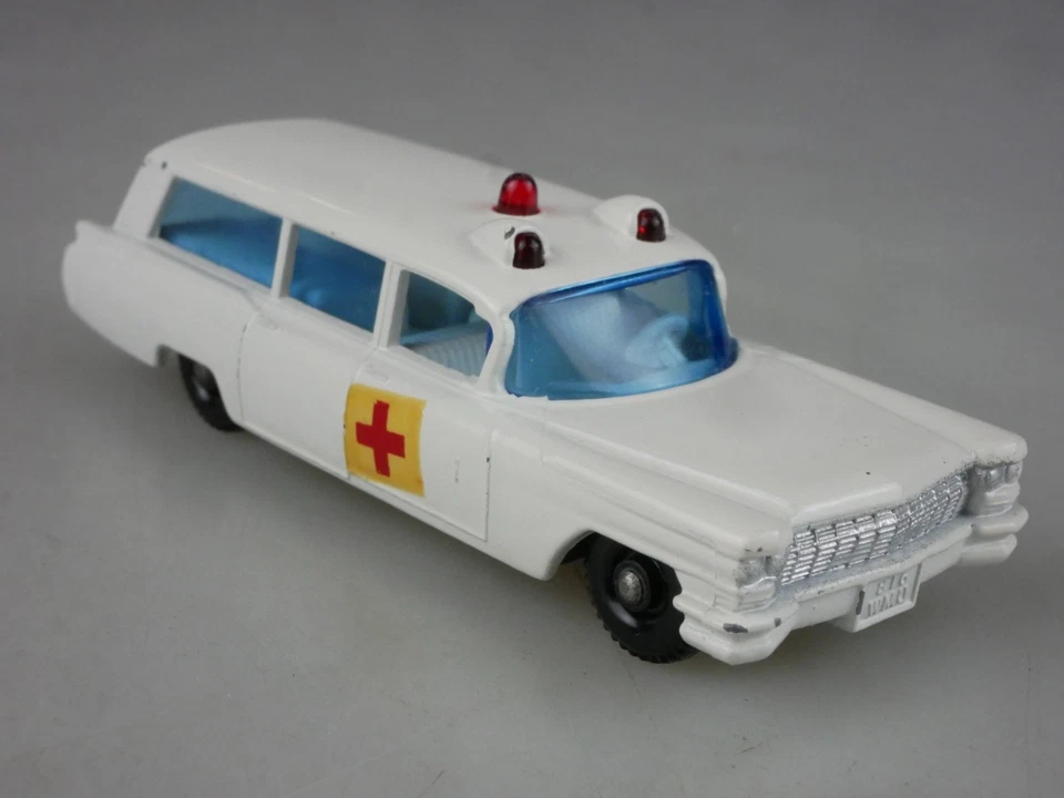 54b S & S Cadillac Ambulance - 31705 Matchbox Regular Wheels - Bild 3 von 4
