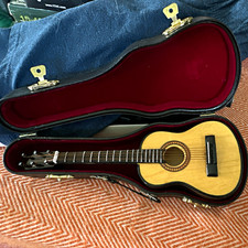 4-String Acoustic Guitar Gloss Wood Brown/Nat...