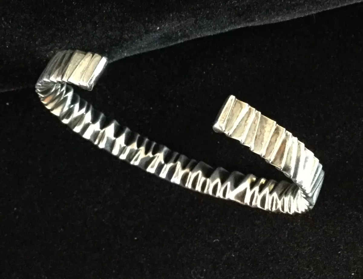 Silver cuff hotsell bracelet canada