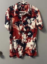 GUESS Boy  s Hawaiin Style Floral Button Short Sleeve Shirt Size 12.