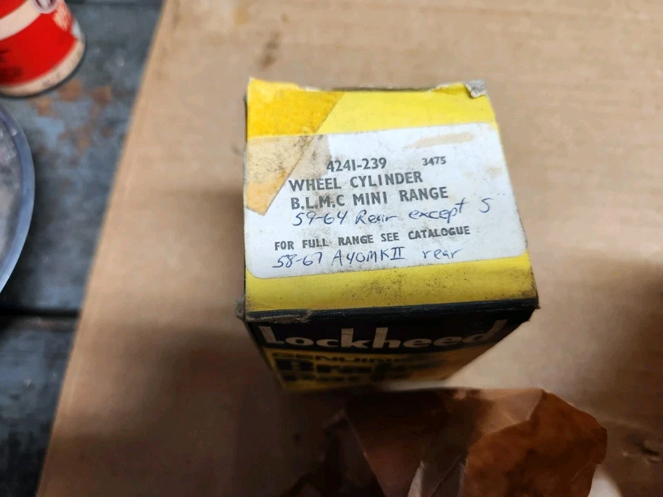 Cilindros de rueda trasera NOS Lockheed L4241-239 Austin Mini A40 MKII Foto 3 de 4