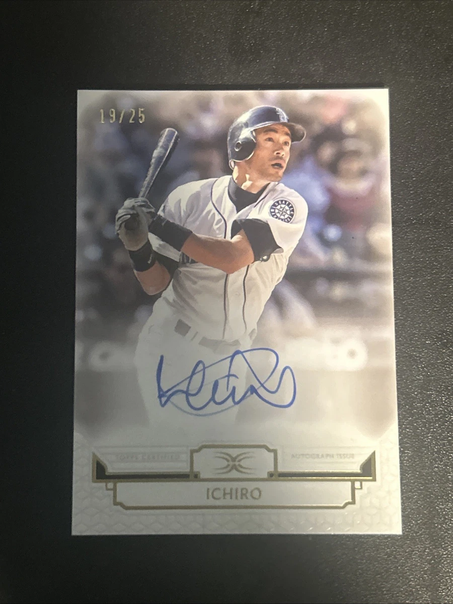 Topps Ichiro Suzuki Autographed Baseball Sports Trading Cards