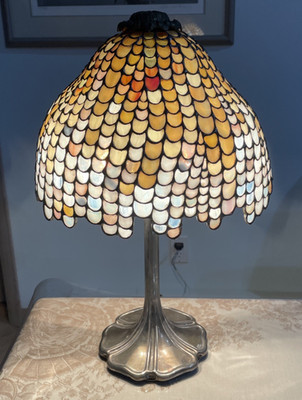 .925 Tiffany-Style Fish Scale Table Lamp Vintage Italy Giacomo Vavassori 18''x12''
