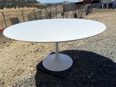 Eero Saarinen Knoll Tulip Style Round Table 60  Laminate Top   Unmarked Damaged