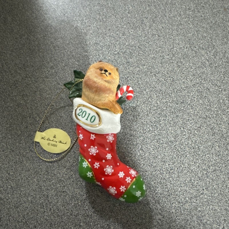 Danbury Mint 2010 Pomeranian  Holiday  Annual Stocking Stuffer Ornament Preowned