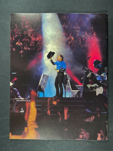 Garth Brooks Tour Program - 第 2/3 張圖片