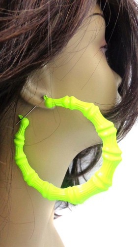 EXTRA LARGE BAMBOO HOOP EARRINGS NEON YELLOW HOOPS 4 INCH HOOPS RETRO - Bild 1 von 2