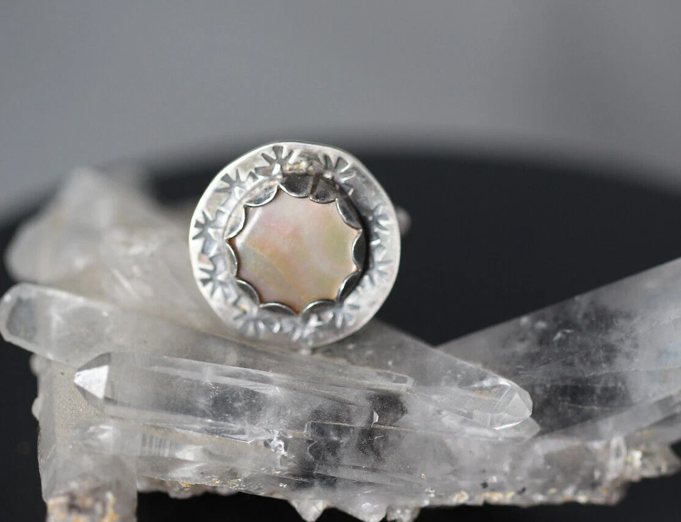 Anillo concha madreperla cabujón piedras preciosas .925 plata esterlina banda talla 7 Foto 4 de 4