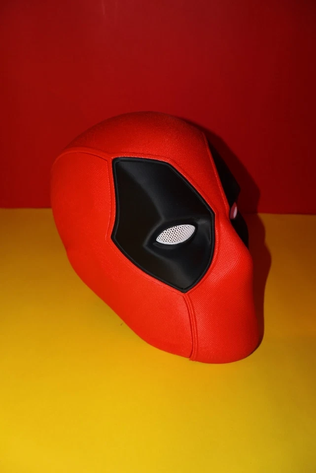 Deadpool Mask for Cosplay - Get the Perfect Marvel Look - Image 3 of 4