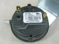 Honeywell IS20205-6117 Air Pressure Switch HK06WC100