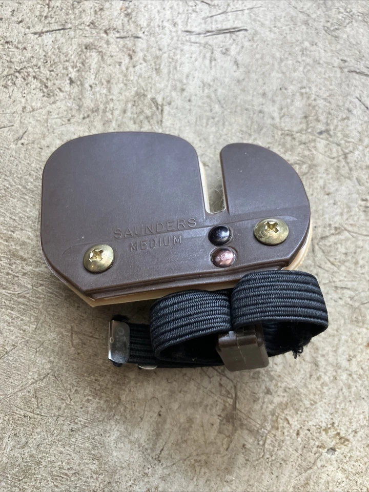 Saunders Pak Finter Tab Durable Slick  Brass  Brown Medium - Image 2 of 4