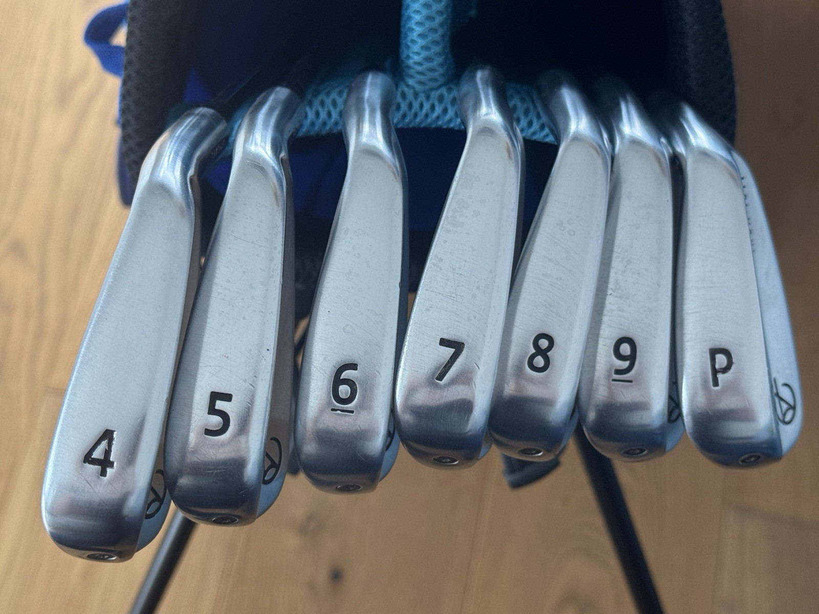 Takomo 101T Eisen Set 4-PW, RH, KBS Tour 110 Stahl Regular 3