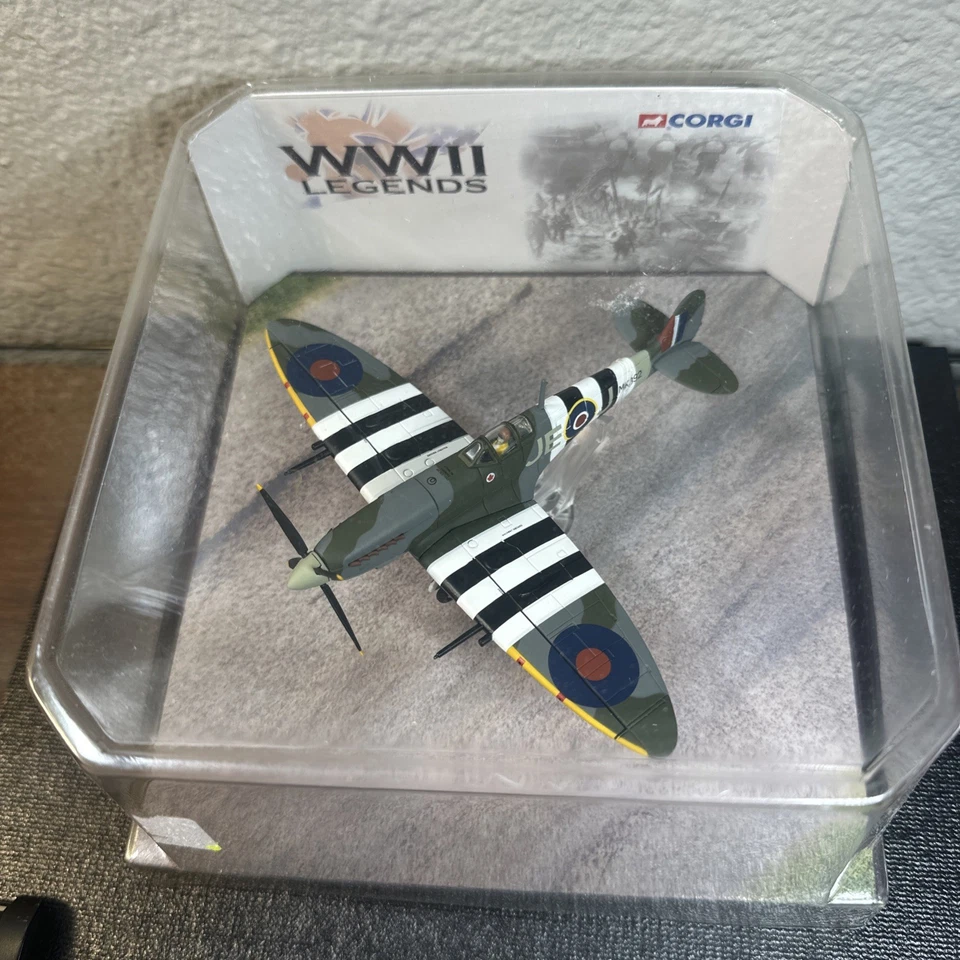 Corgi Legends AA31916 Spitfire LF IX - MK392/JE-J Wg Cdr. Johnnie Johnson NIB - Image 3 of 4