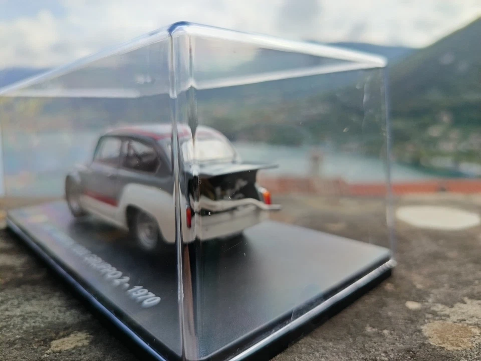 Fiat Abarth 1000 Gruppo 2 Auto da Collezione con teca - 1970 - 1/24 Hachette - Immagine 3 di 4