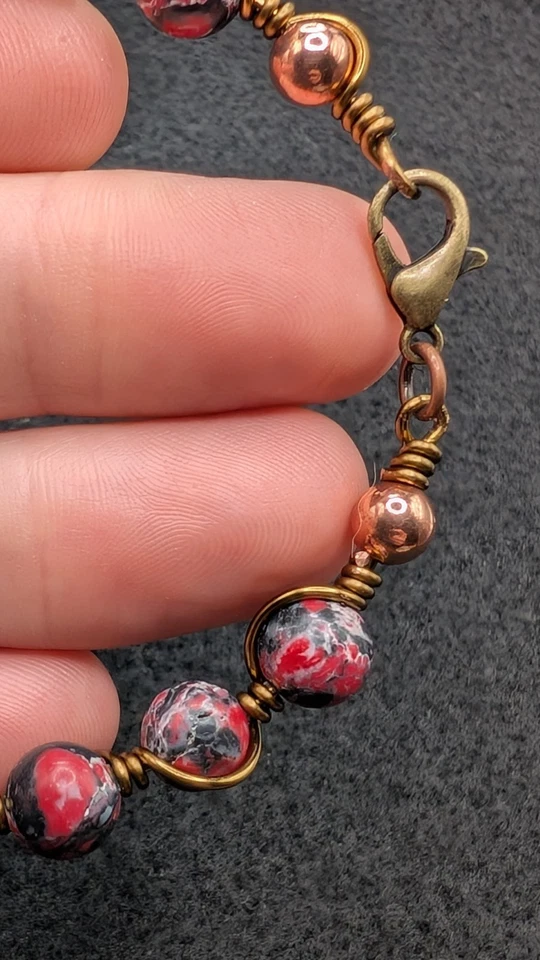 女士的红色黑色独特 8 毫米混合串珠手链扣 (16 厘米) 6 英寸小手腕  — 第 3/4 张图片