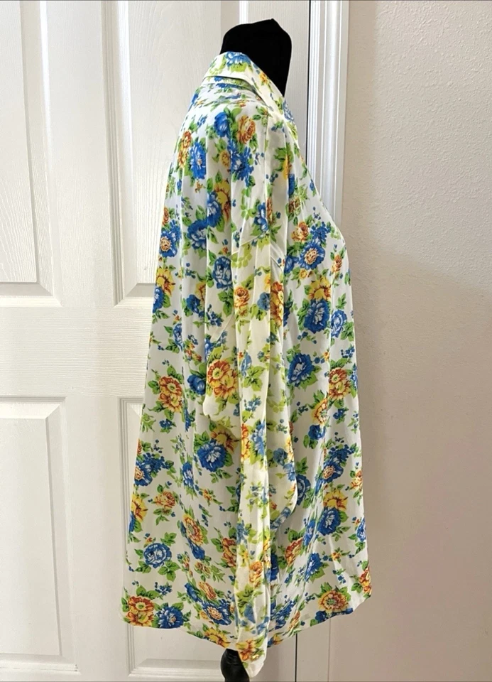 Blusa de seda vintage GIANNI VERSACE floral de gran tamaño, hecha en Italia, firmada Foto 3 de 4