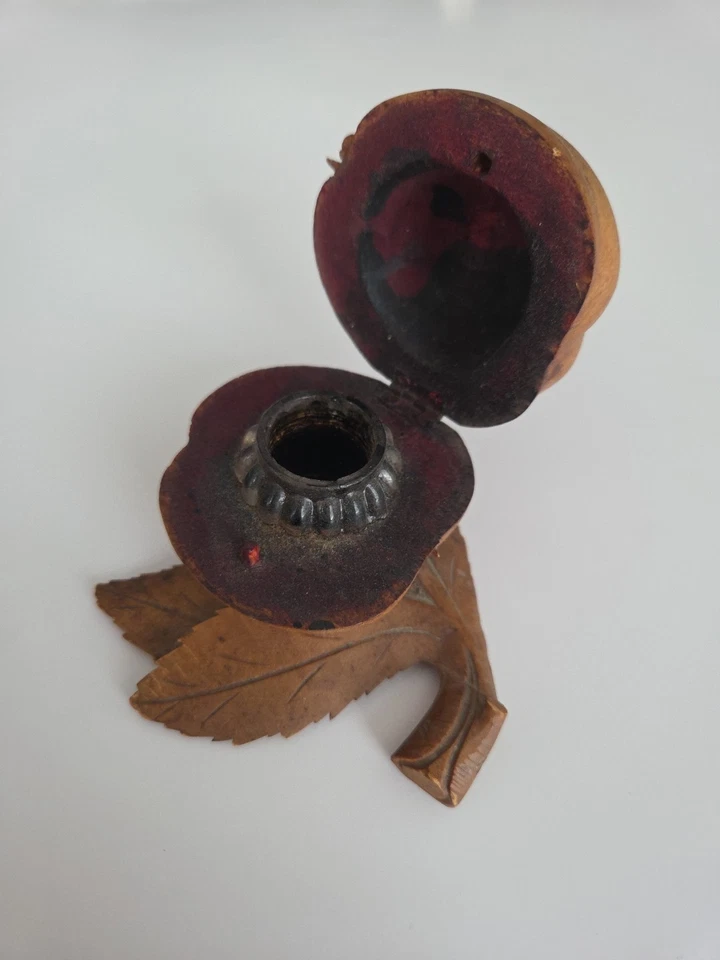 Антикварная резная деревянная яблочная чернильница в стиле Шварцвальда 1900 г. с надписью 1901 г. - Изображение 2 из 4