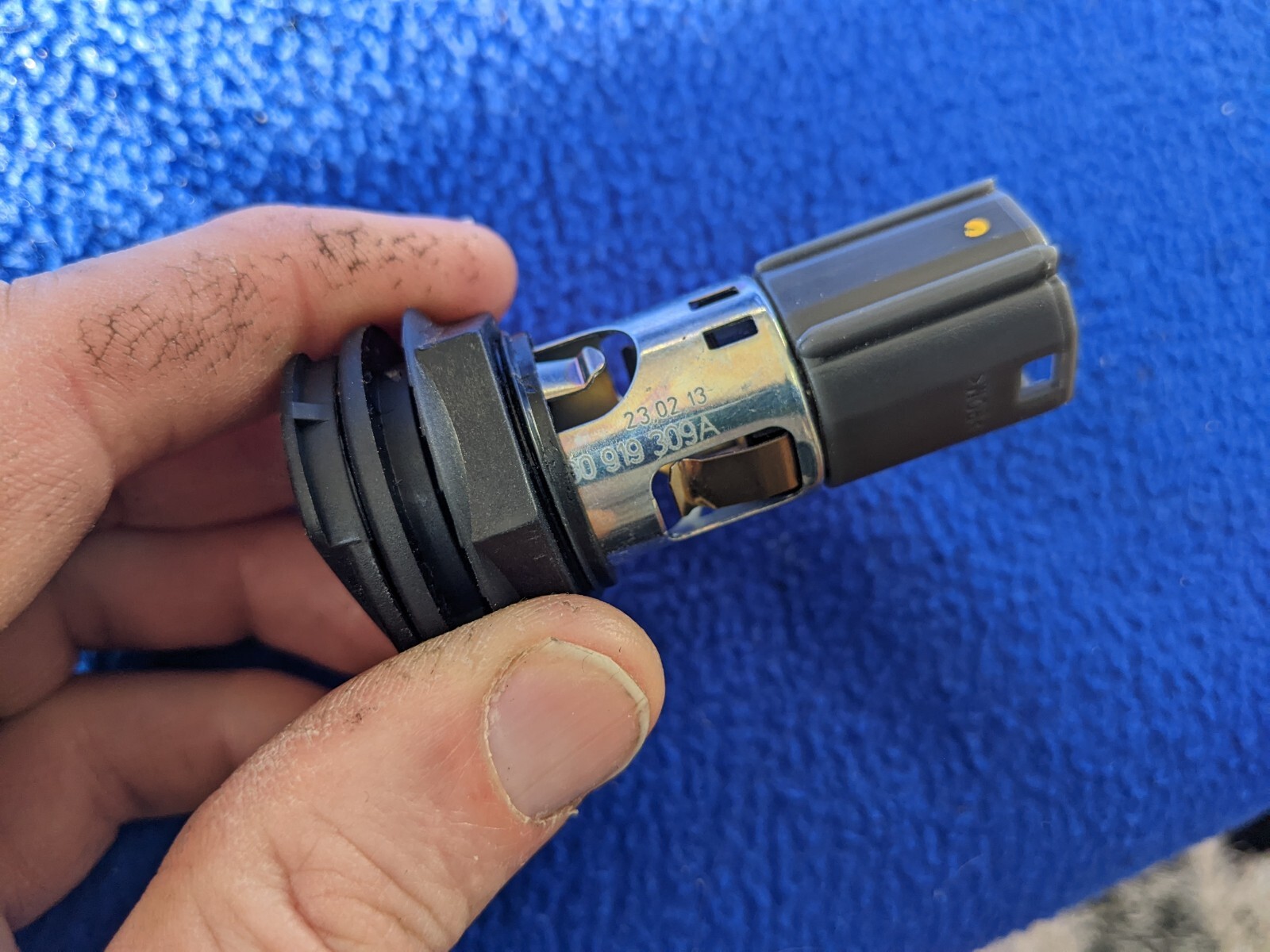 2015-2016 AUDI S3 - REAR 12V Power Outlet 4G0919309A black oem a6 