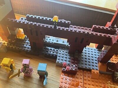 lego minecraft nether fortress 21122 set 100% COMPLETE with