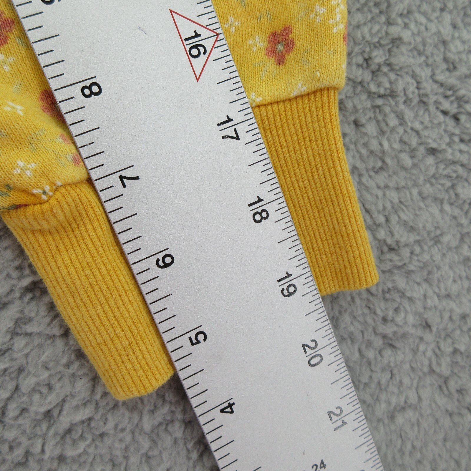 Colsie Women's Floral Fleece Lounge Cropped Sweatshirt Yellow Medium